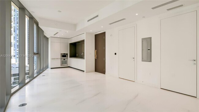 Building Photo - 300 Biscayne Blvd Way