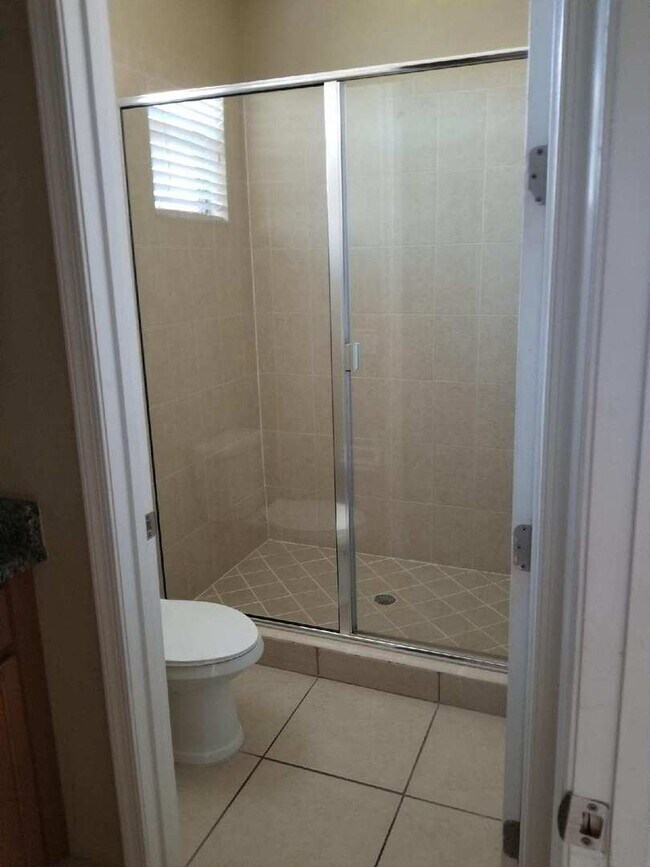 Building Photo - Lake Nona Townhome 3 Bed 2.5 Bath
