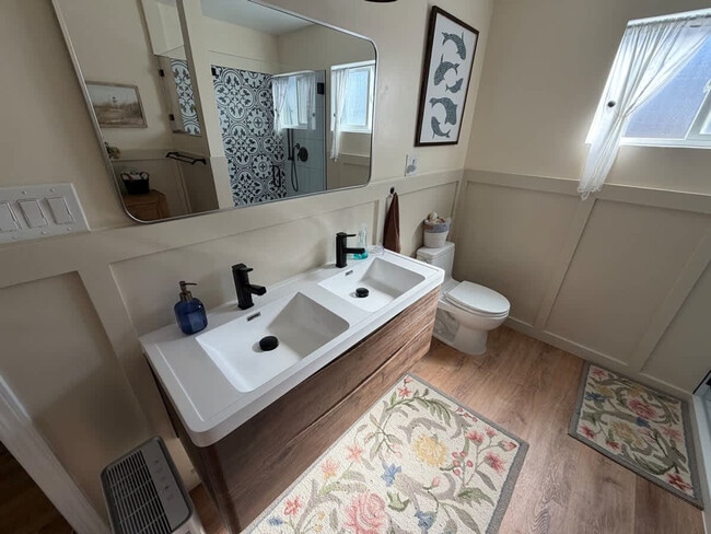 Building Photo - 2069 Horne St