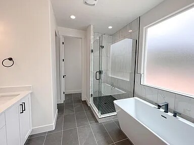 Building Photo - 366 Forty