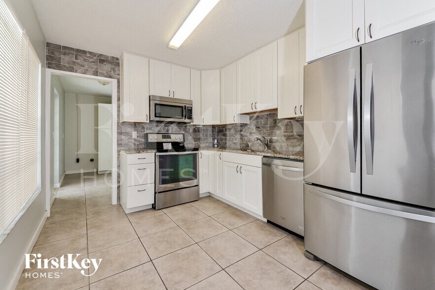 Building Photo - 3806 Southern Pkwy W