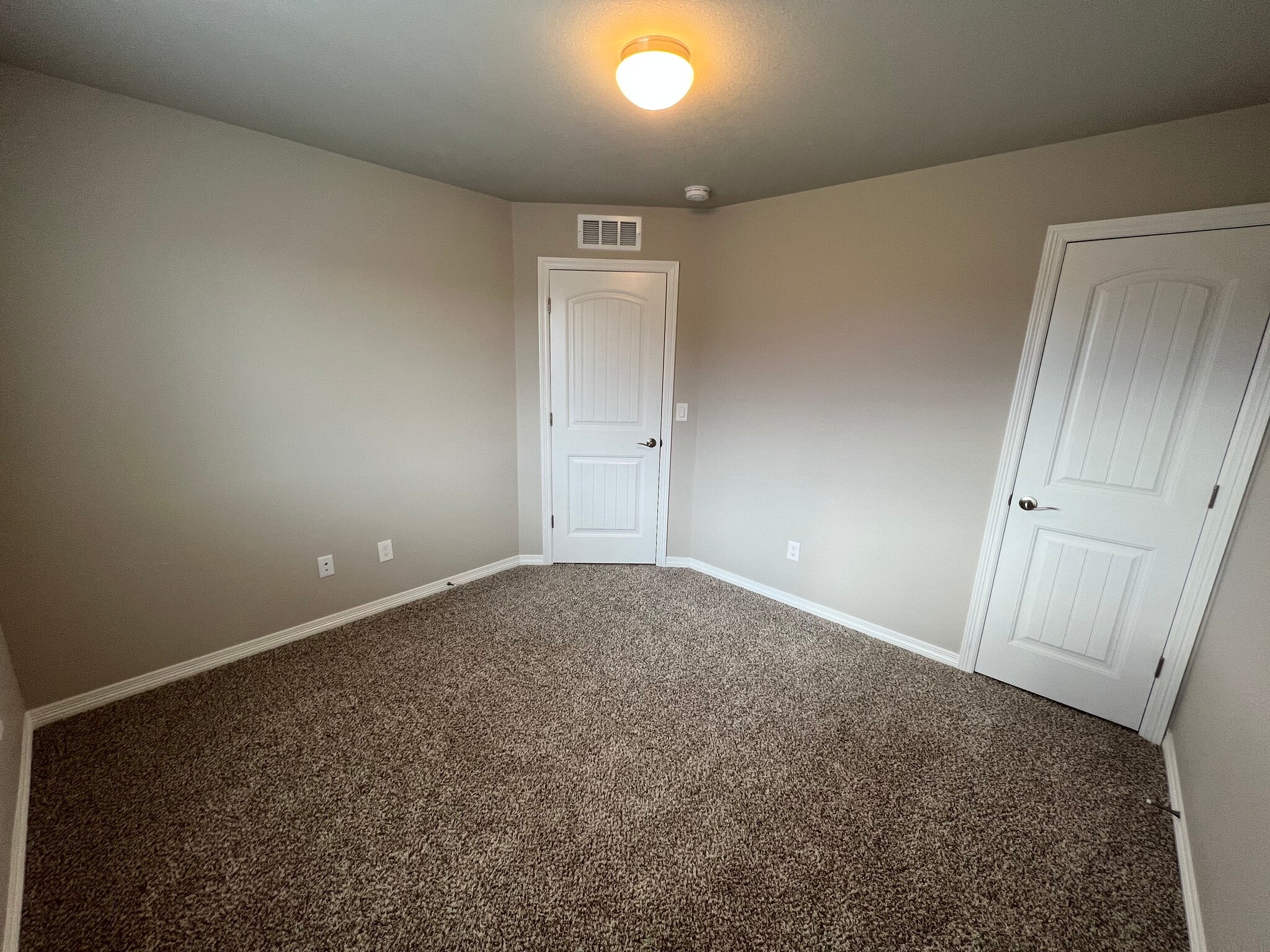Building Photo - 9730 Porch Swing Ln