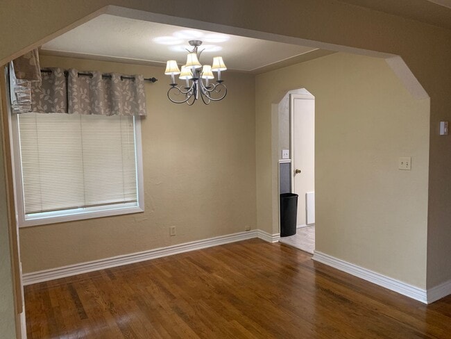 Building Photo - 541 Riverview Dr NW