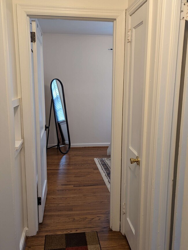 Building Photo - 1805 Bennett St