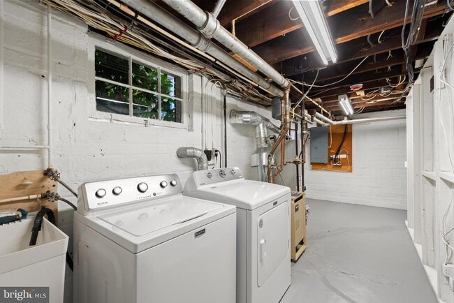 Building Photo - 2814 Bellevue Terrace NW