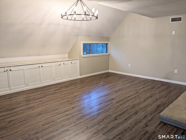 Building Photo - 44 Great Meadow Ln