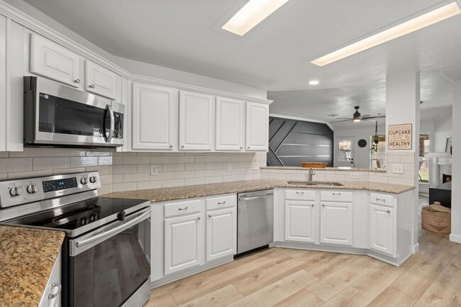 Building Photo - 14526 Chestnut Falls Dr