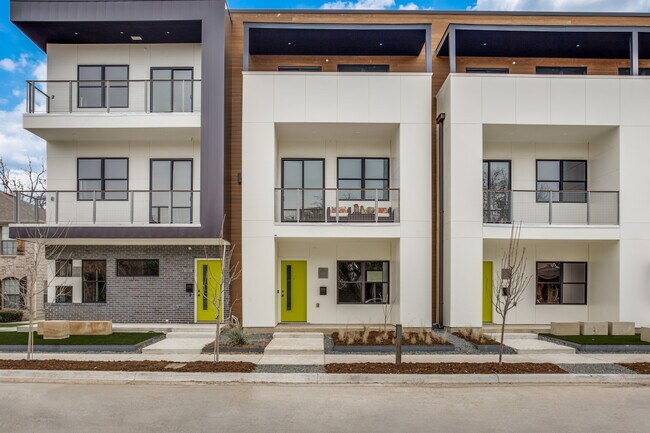 Primary Photo - 3129 Waits Ave