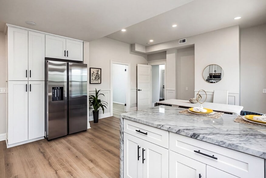 Building Photo - 4224 Brockton Ave