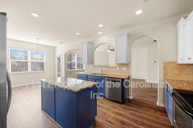 Building Photo - 6012 Thorburn Way