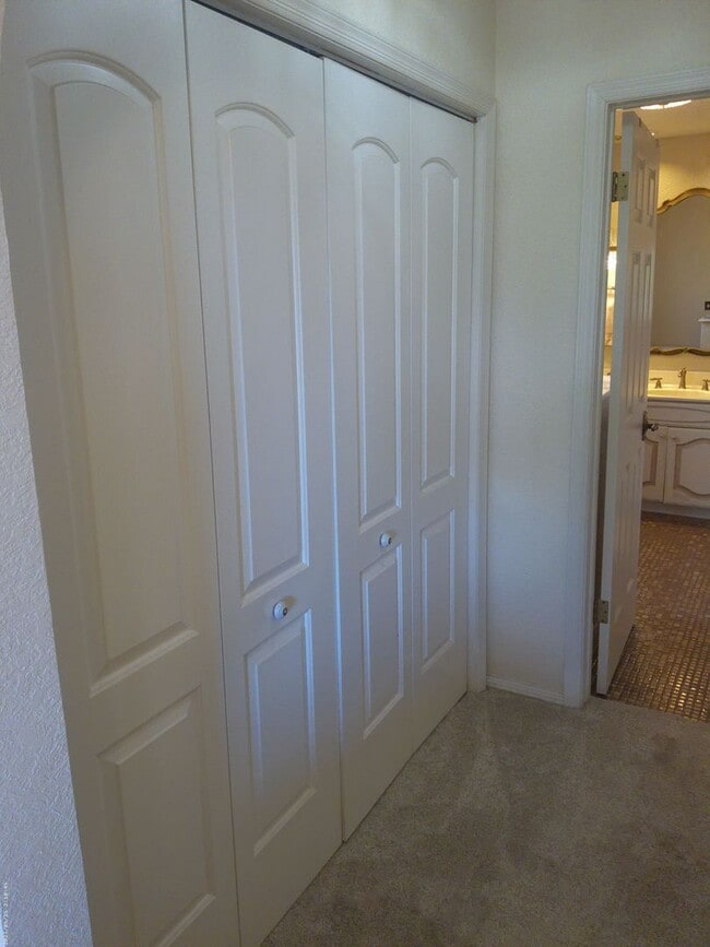 Building Photo - Entertainers Delight Beautiful Pool home Available May 12 to Sept 15, 2026