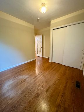 Building Photo - Treat Yourself to this Large Queen Anne Home!