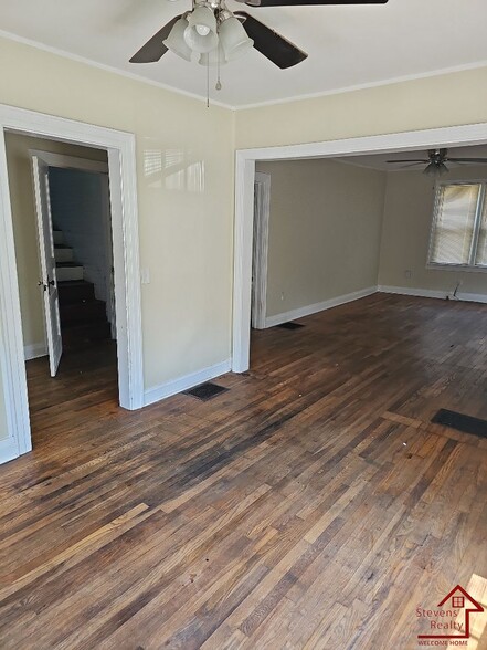 Building Photo - 338 Perrolee St