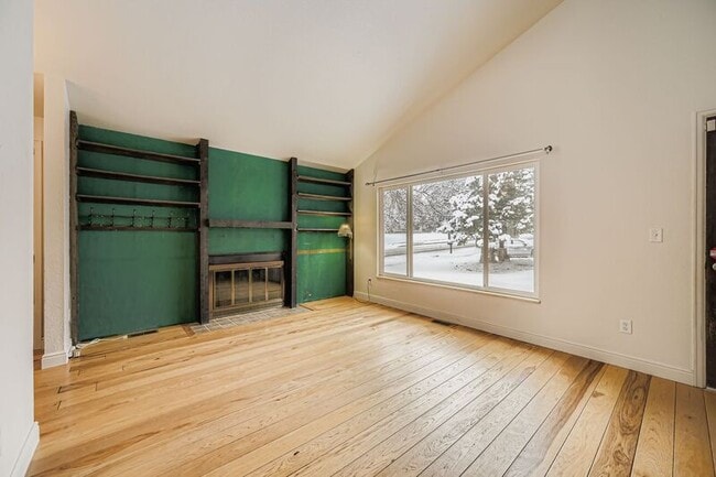 Building Photo - 1109 Panorama Dr