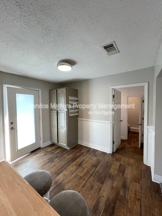 Building Photo - 5057 Pennington Ln