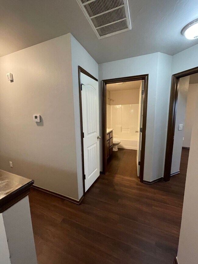 Building Photo - 6923 Mayberry Ln