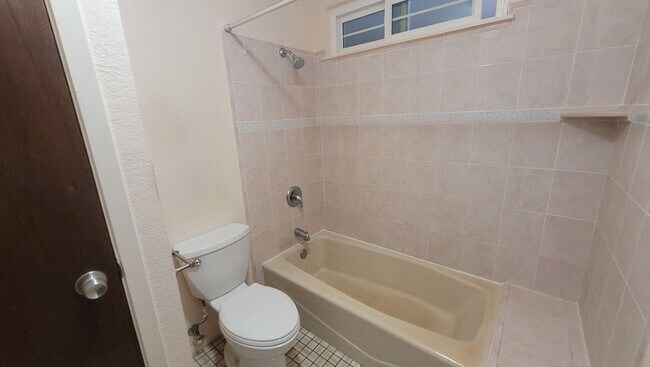 Building Photo - Spacious 5 Bedroom 3 Bath Duplex House w/ 2 car Garage and Gated Driveway in Mililani