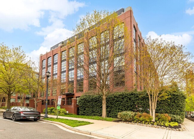 Building Photo - 1615 N Queen St