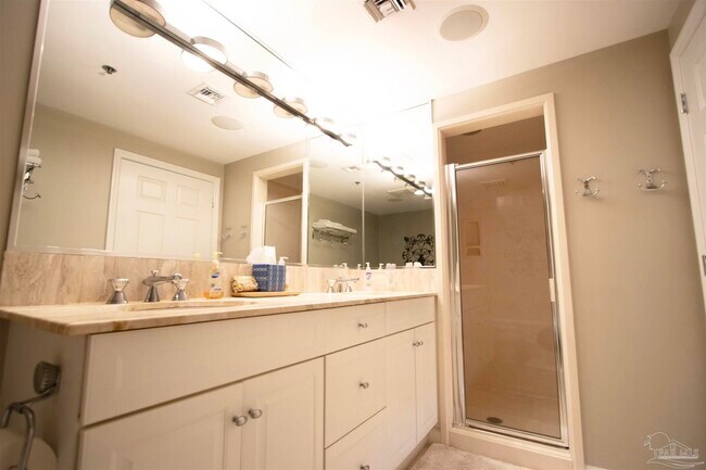 Building Photo - 800 Fort Pickens Rd