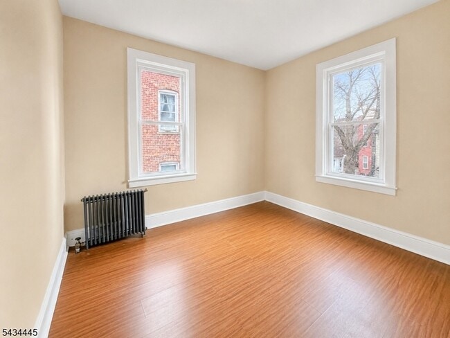 Building Photo - 137 Hammond Ave
