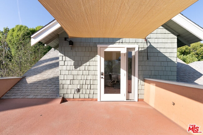 Building Photo - 5676 Hub St