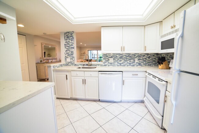 Building Photo - 14823 Cumberland Dr