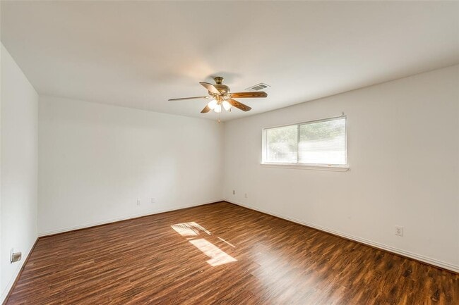 Building Photo - 6310 Ash Oak Dr