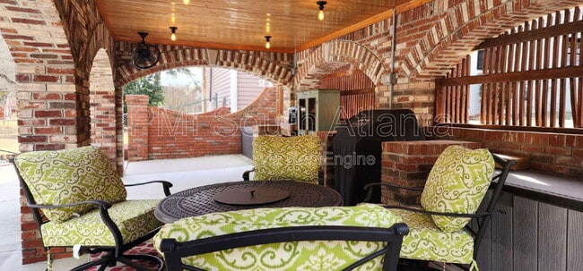 Building Photo - 1240 Flat Rock Rd