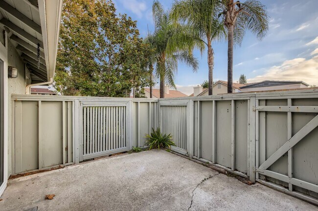 Building Photo - 758 Timber Cove Way
