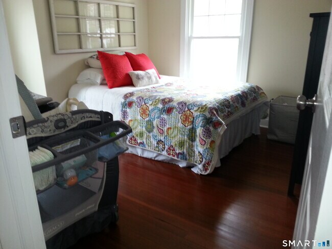 Building Photo - 356 Townsend Ave