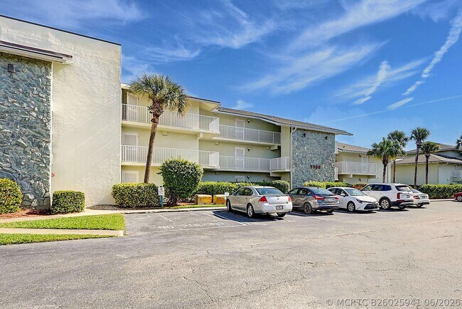 Building Photo - 2400 S Ocean Dr