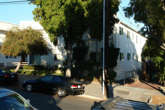 Building Photo - Riviera Arrellaga