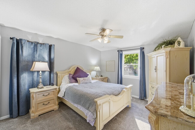 Building Photo - 6502 Allison Ave