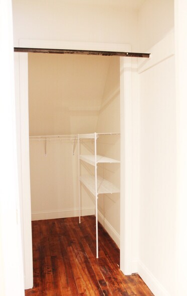 Building Photo - 44 N Champlain St