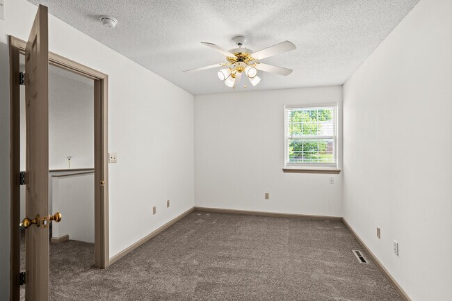 Building Photo - 3258 Wind River Cir