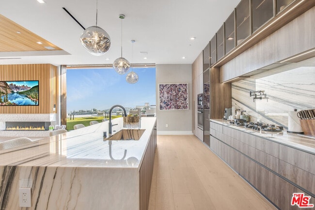 Building Photo - 1033 Somera Rd