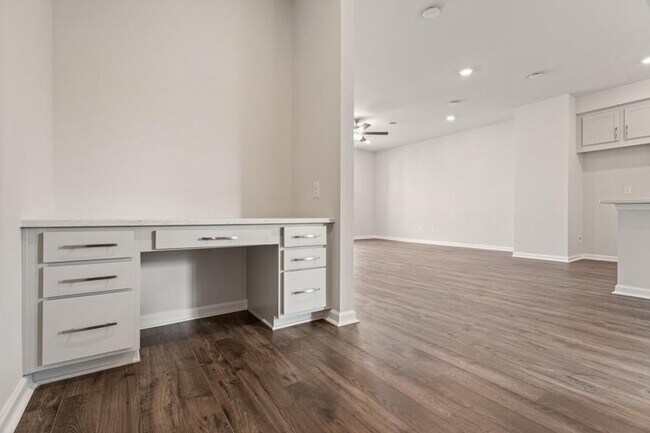Building Photo - 1577 Halbrook Pl SW