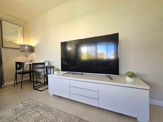 Building Photo - 3204 SE 11th St