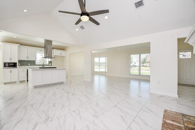 Building Photo - 10402 Kirkhall Dr