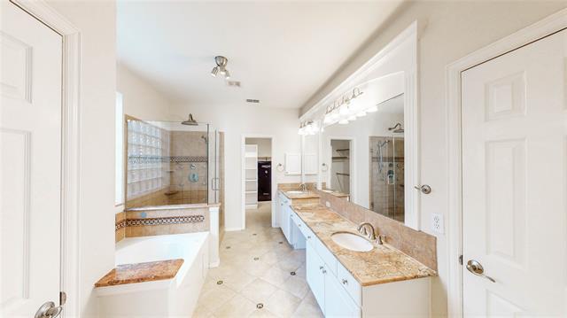 Building Photo - 2701 Stone Creek Dr