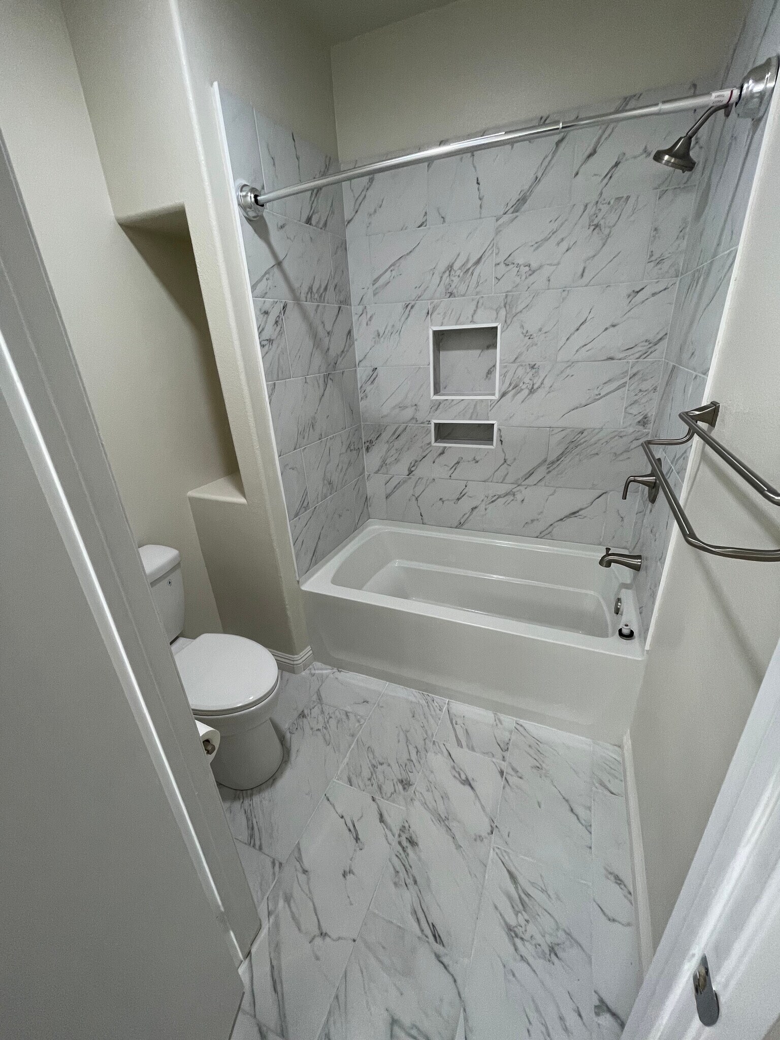 master bathroom 2, private entrance - 2960 Champion Way