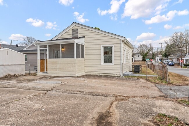 Building Photo - Trek Rentals