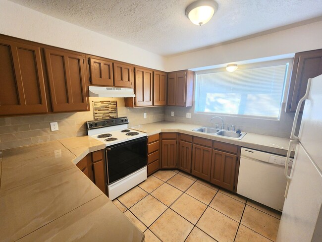 Building Photo - 3004 Missouri Ave