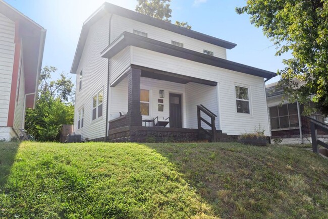 Primary Photo - Beautiful renovated home!