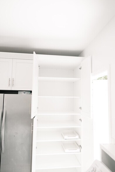 Building Photo - 902 W Columbus Dr