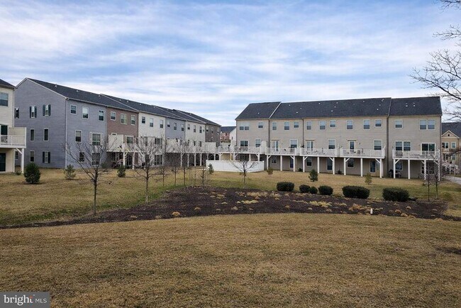 Building Photo - 210 Southwind Dr