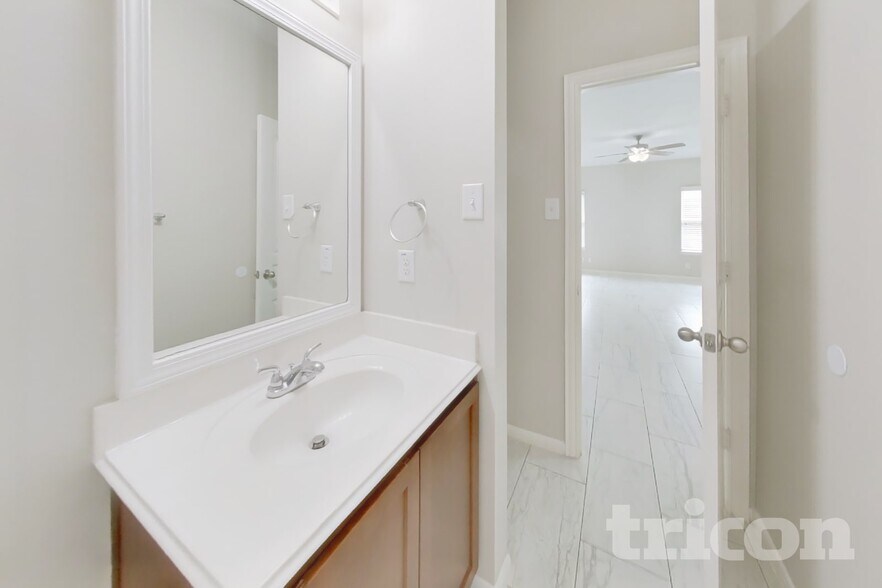 Building Photo - 11114 Kingsnorth Dr