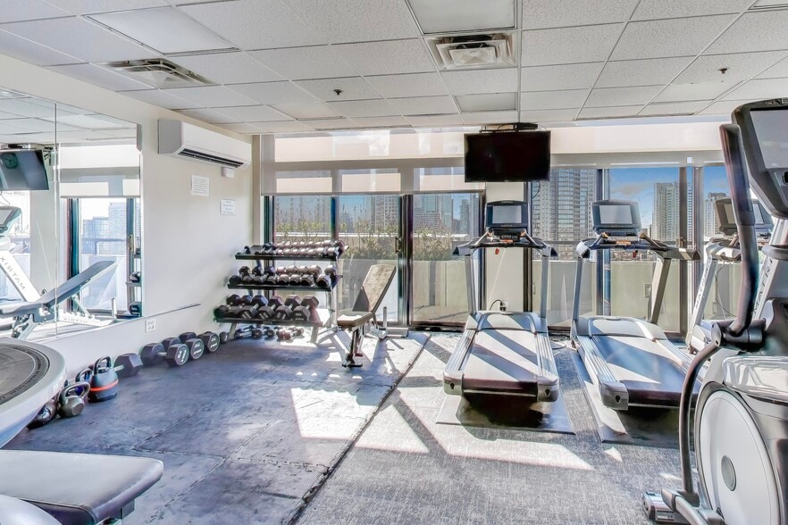 Building Photo - 375 W Erie St