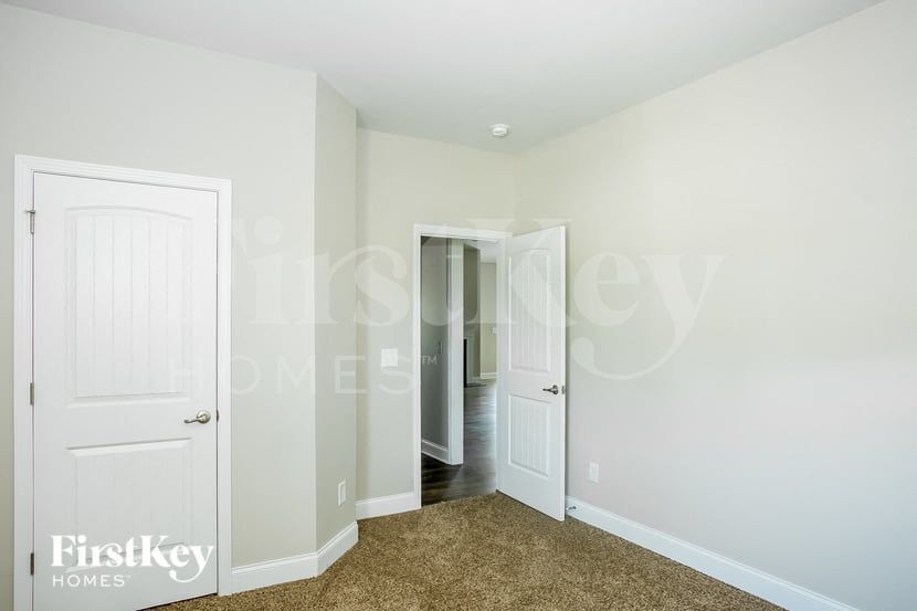 Building Photo - 6991 Collinwood Lane
