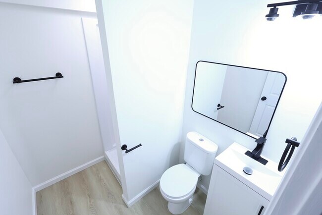 Building Photo - 1702 Leighton Ave